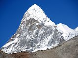 09 Nyanang Ri South Face Close Up From Plateau As Trek Nears Kong Tso